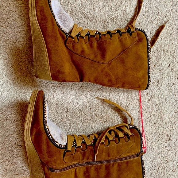 Sherpa style brown high lace boots (NEW) - Picture 3 of 4